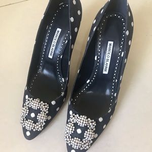 Manolo Blahnik Hangisi 70 polka dot denim size 40